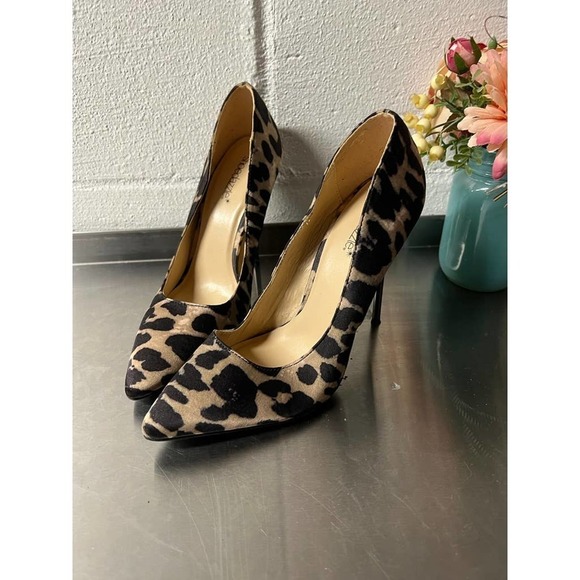 Shoedazzle Sav Leopard Print Stiletto Heels - Picture 1 of 6